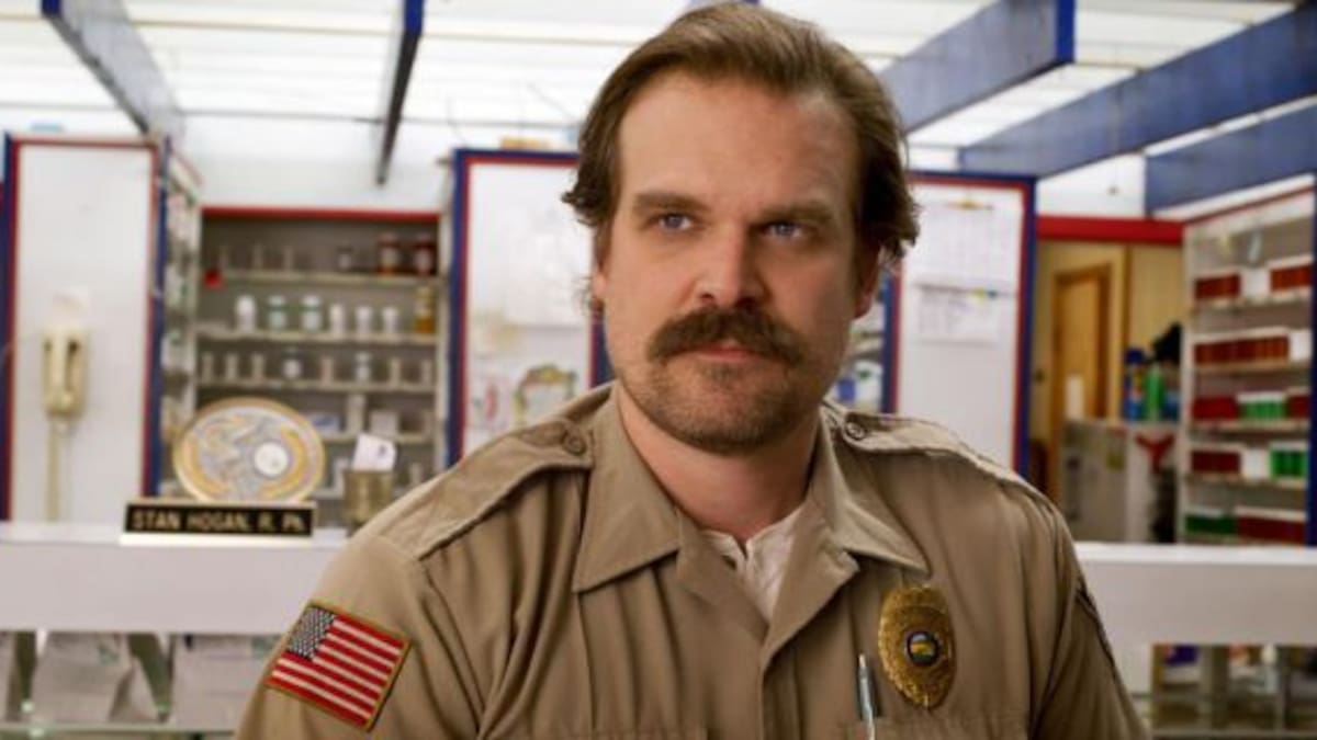 La nueva temporada de Stranger Things revelará un secreto del pasado de Hopper