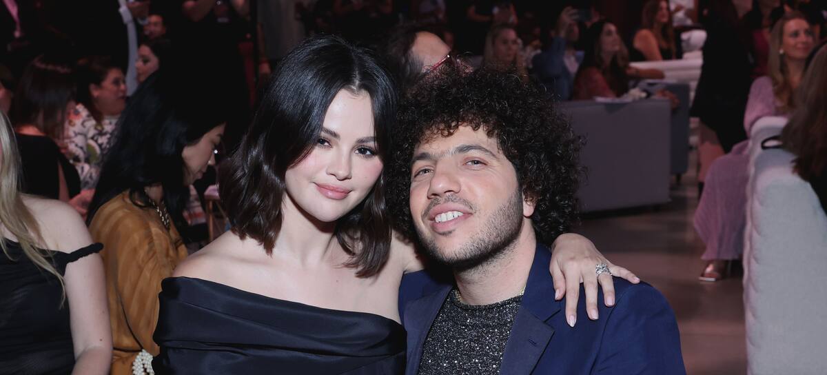 Selena Gomez y Benny Blanco en un acto benéfico en Los Angeles, 224 de octubre de 2024. (Photo by Amy Sussman/Getty Images)