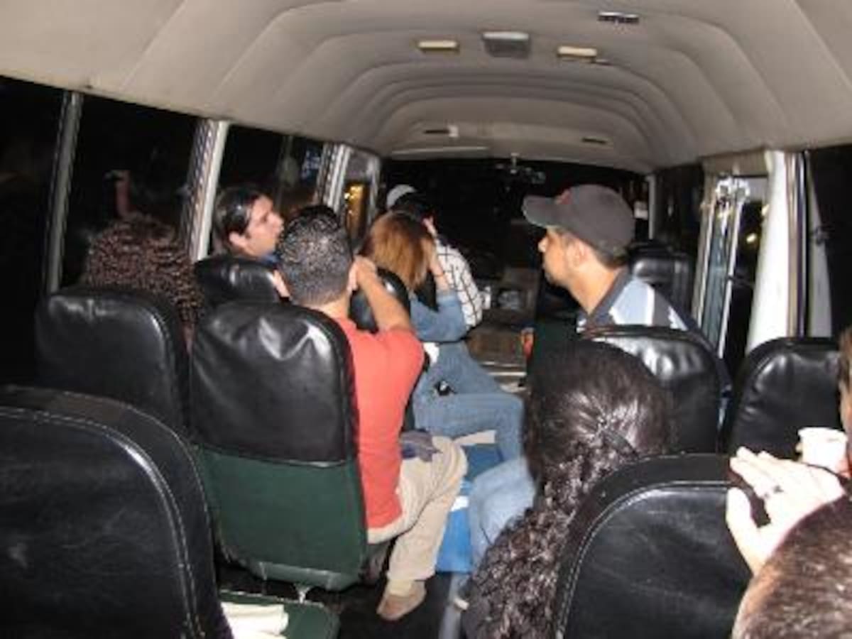 La Micro que va para eL Concierto de Beto Cuevas en Palmares