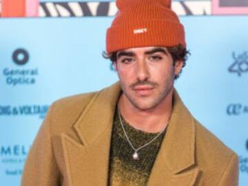 Marta Riesco incomoda a Álvaro de Luna con sus preguntas musicales en la alfombra roja de LOS40 Music Awards