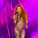 Shakira vuelve a los escenarios envuelta en polémica pero con una gran noticia para sus fans