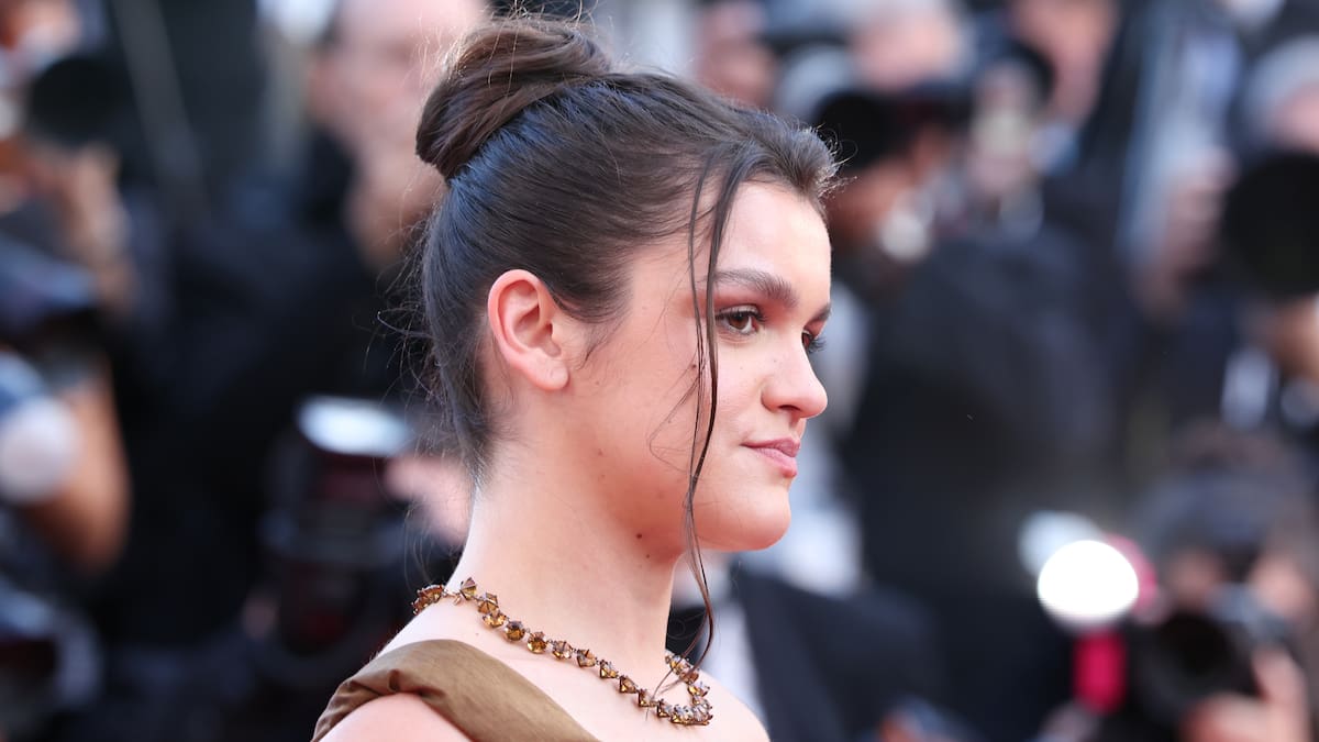 Amaia encandila al público de Cannes con su versión de 'Volver' al piano: "Esto es histórico"