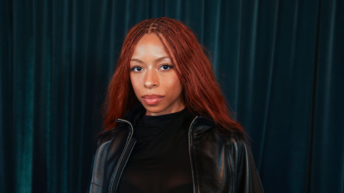Quién es Ravyn Lenae, la artista de R&B que colaboró con rusowsky en 'pink+pink' y triunfa con 'Love Me Not'