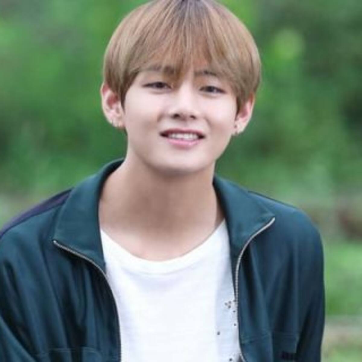 ¡V de BTS es elegido como el hombre más lindo de Asia!