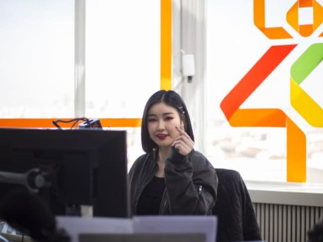 Hyemin en los estudios de LOS40 el pasado año 2020.