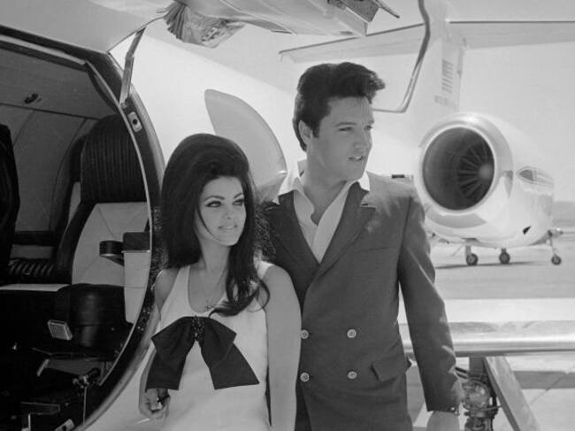 Elvis y Priscilla Presley el día de su boda en 1967.