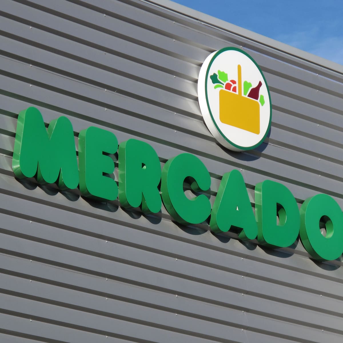 ¿Qué supermercados abren este 8 de septiembre 2026? Horarios del Carrefour, Día, Mercadona y Alimerka en Asturias, Extremadura y Málaga