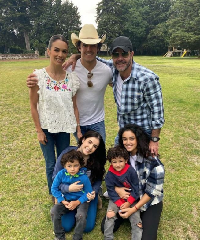 Eduardo Capetillo y su familia muestran la bella relación que tienen en casa