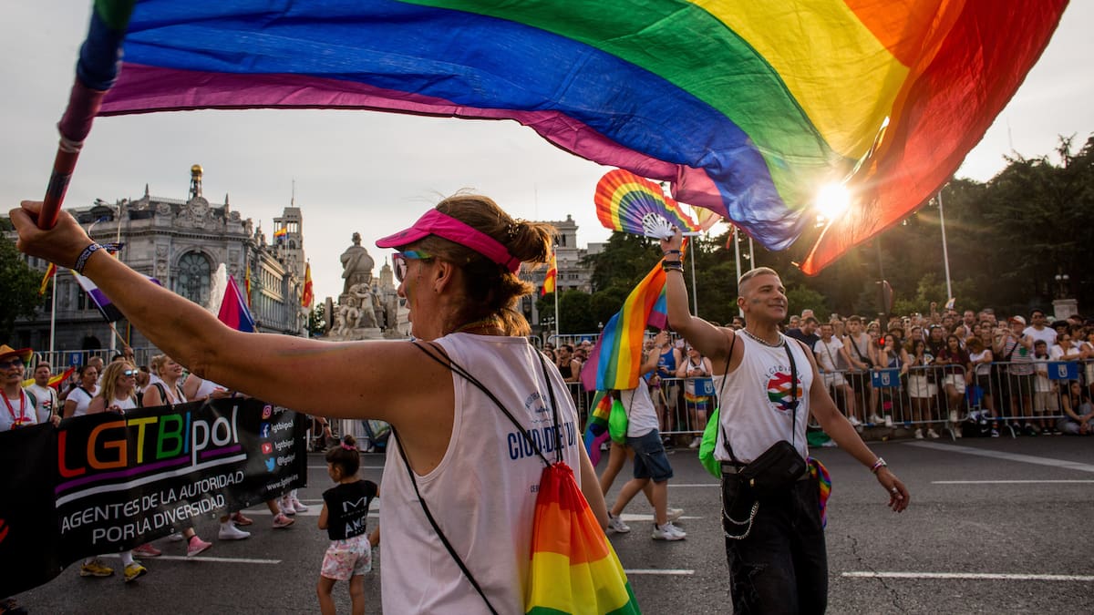 Manifestación del Orgullo LGTBIQ+ en Madrid por el Pride 2026: horarios y recorrido de las carrozas del MADO