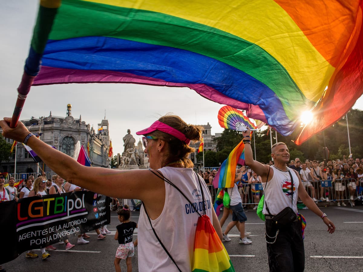 Manifestación del Orgullo LGTBIQ+ en Madrid por el Pride 2026: horarios y recorrido de las carrozas del MADO