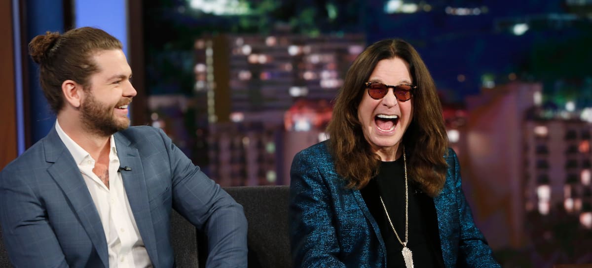 Jack Osbourne y Ozzy Osbourne durante una entrevista televisiva.