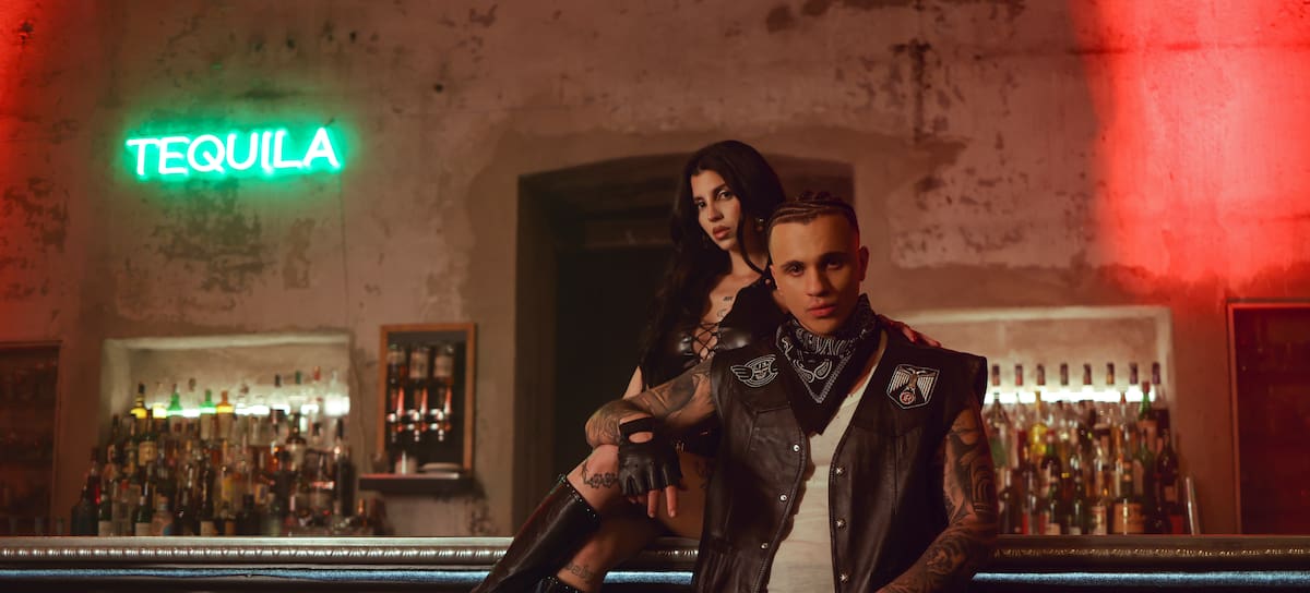 Imagen promocional de Naiara y Samurai Jay en 'Obsesión'. (Foto cedida por Universal Music)