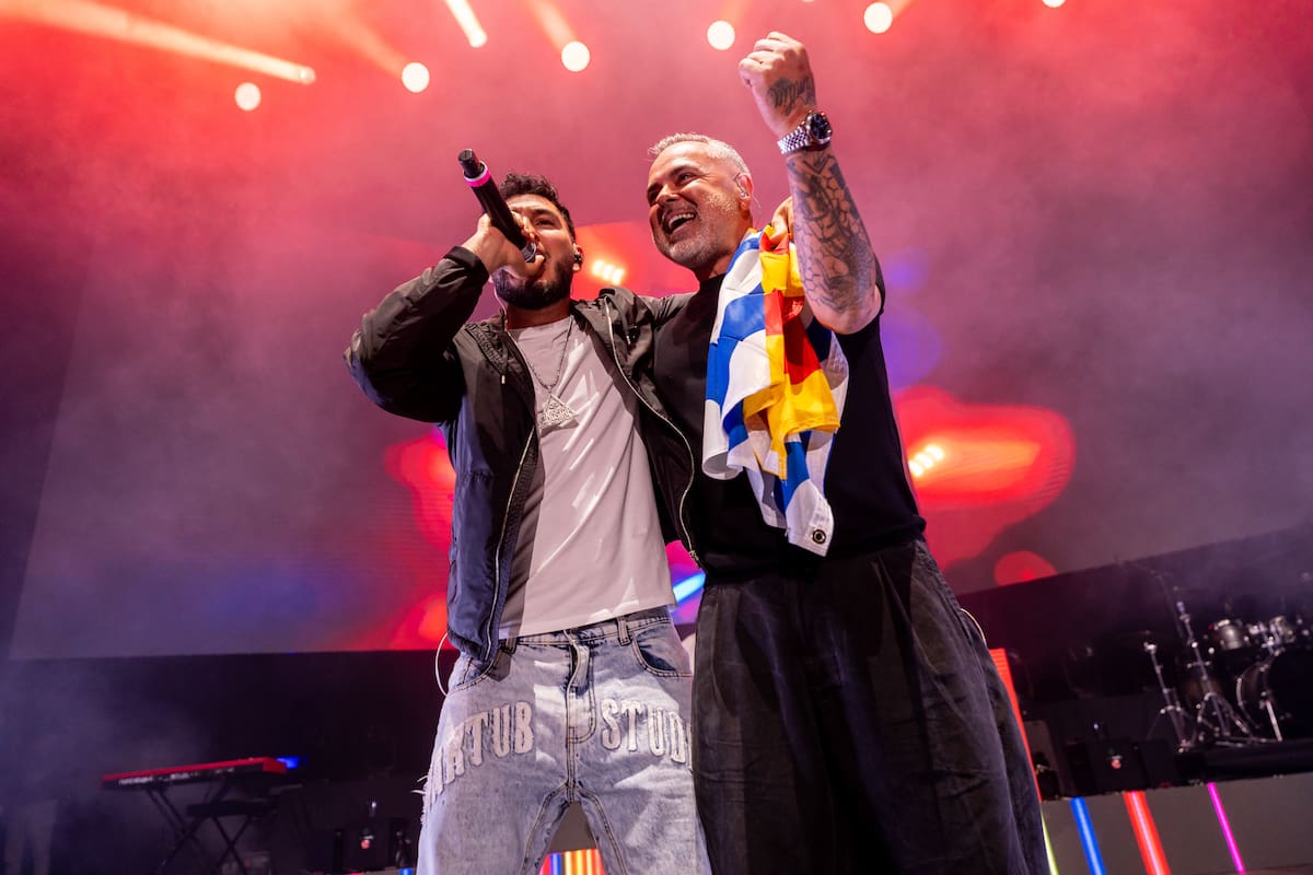 Juan Magán y Omar Montes pusieron el toque más fiestero a LOS40 Primavera Pop con una actuación cargada de ritmo y complicidad sobre el escenario. Dos estilos distintos pero complementarios que hicieron bailar al público y convirtieron su momento en uno de los más celebrados de la noche.