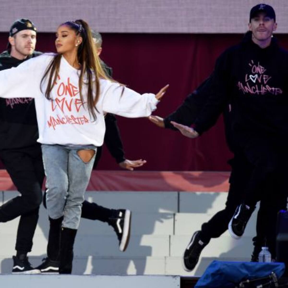 Ariana Grande inició el 2018 con música nueva