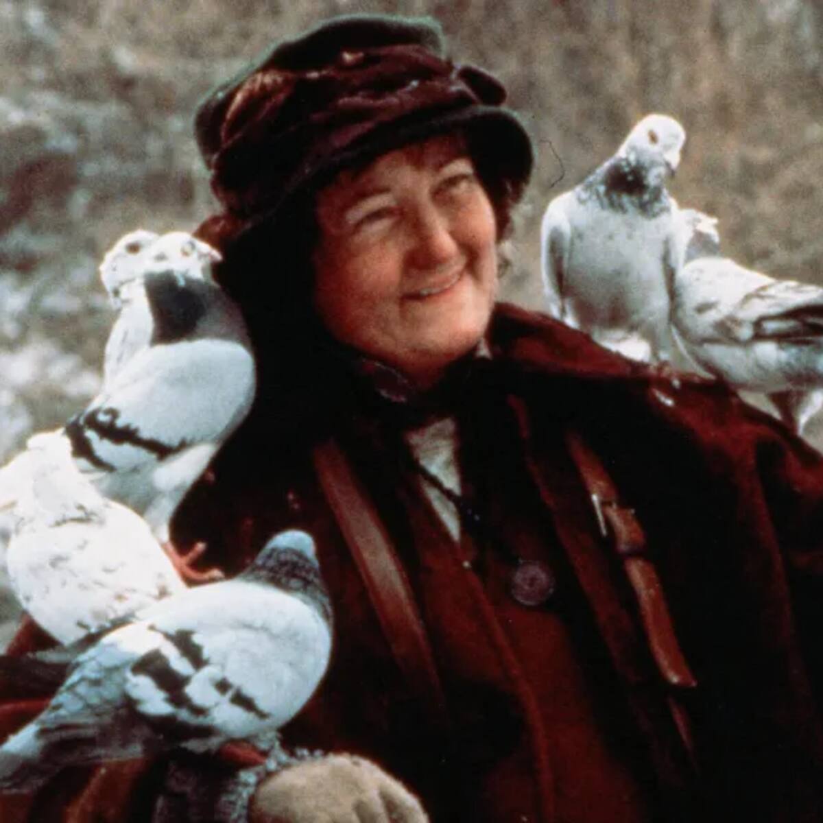 Muere Brenda Fricker, la entrañable mujer de las palomas de 'Solo en casa 2', a los 81 años