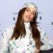 “Huele rico”: Rosalía reacciona al abrir el regalo de las Kardashian que incluía cannabis y un juguete erótico