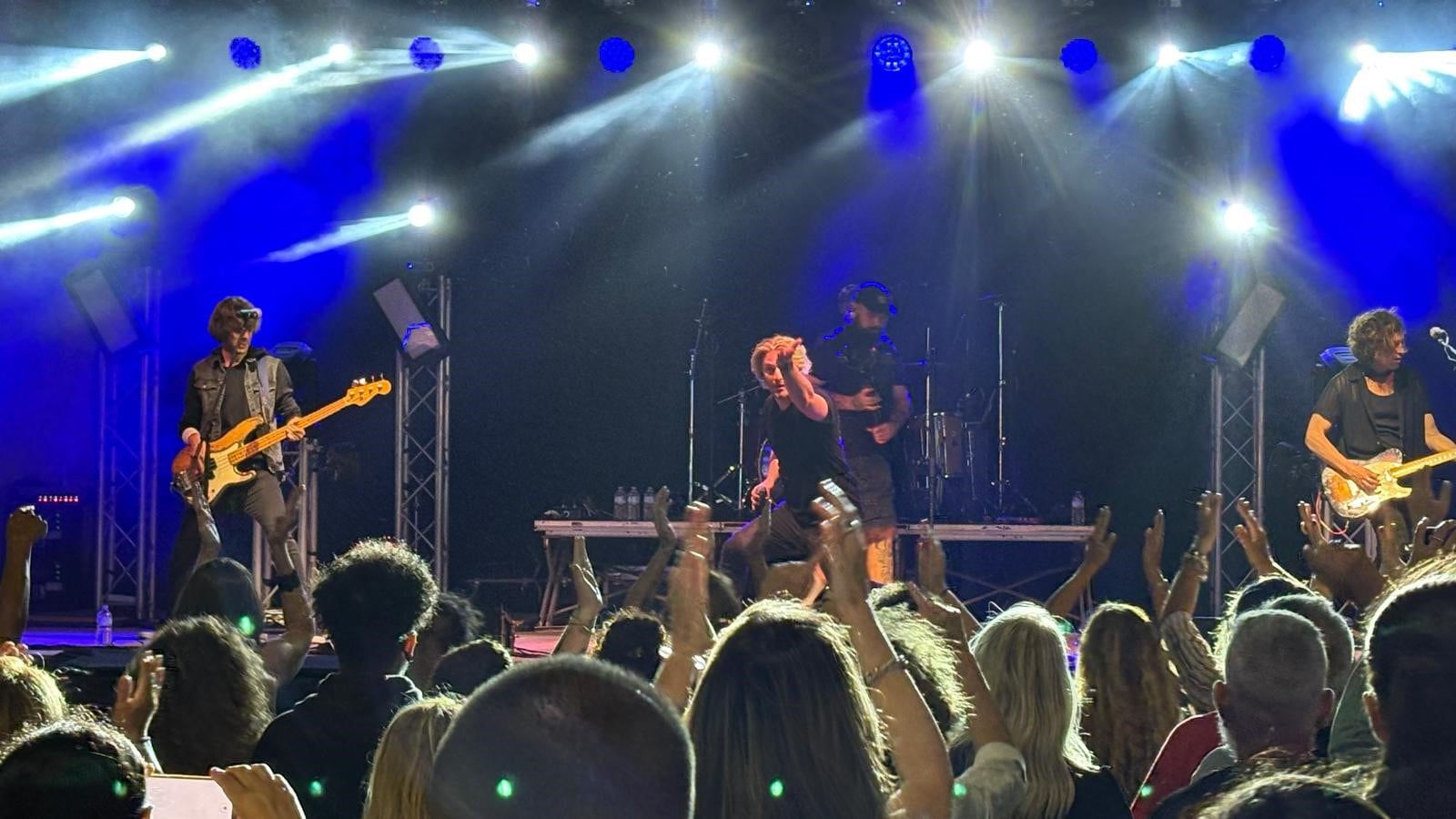 La banda Da Igual en la Clásica Fiesta Ochentera de LOS40 Classic en Gran Canaria