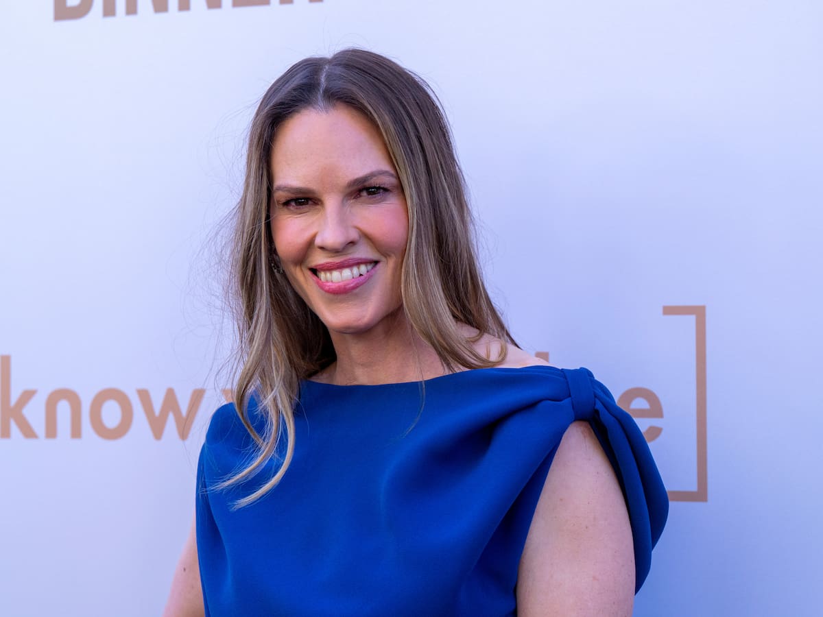 Hilary Swank anuncia que será madre de nuevo a los 52 años, tres años después de dar a luz a mellizos: "Las cosas suceden cuando llegan su momento"