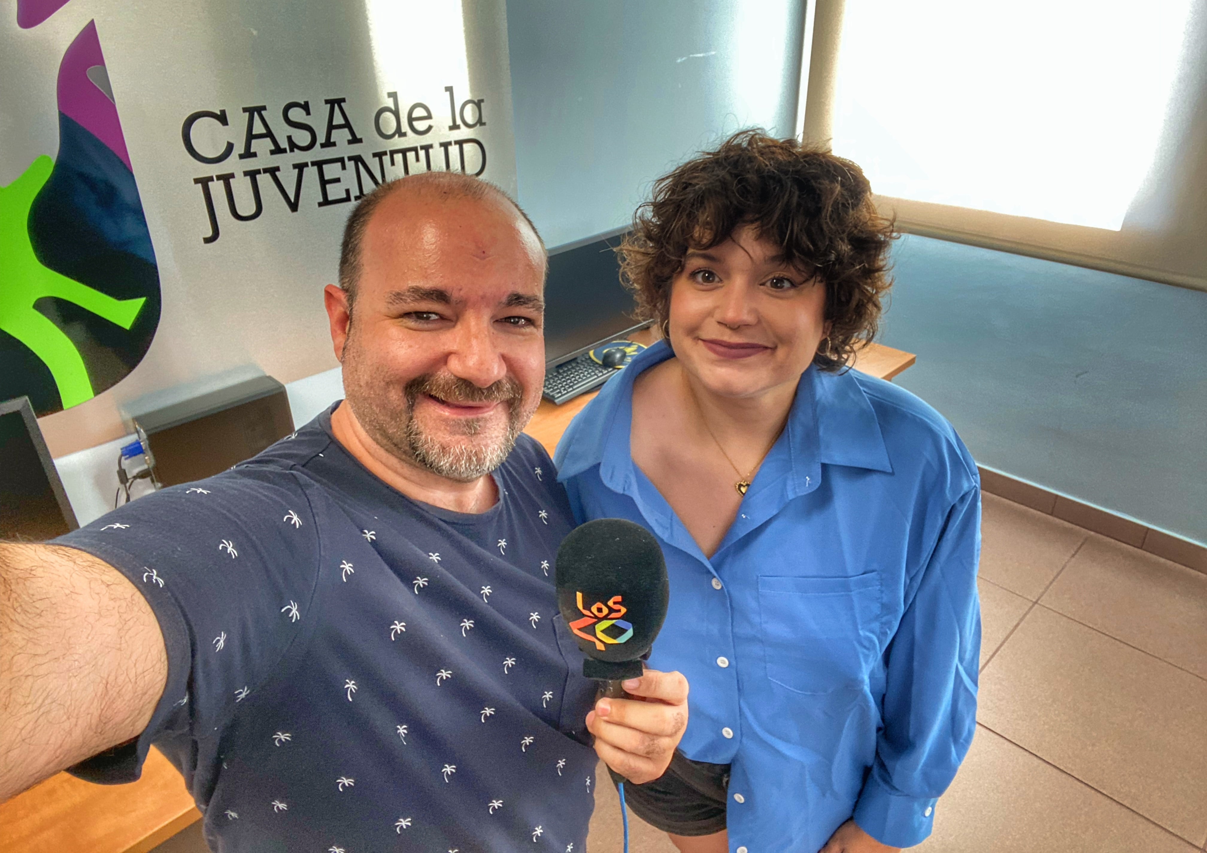 Lola Méndez en la grabación de LOS40 Play Talavera desde la Casa de la Juventud