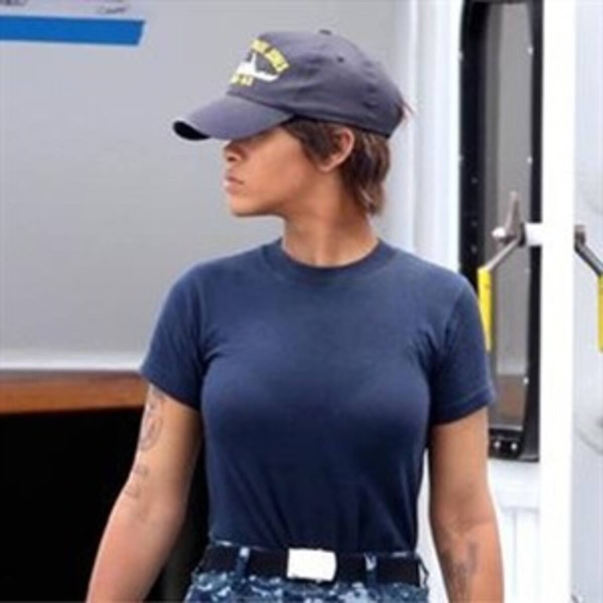 La 'sargento' Rihanna presenta su nuevo tema