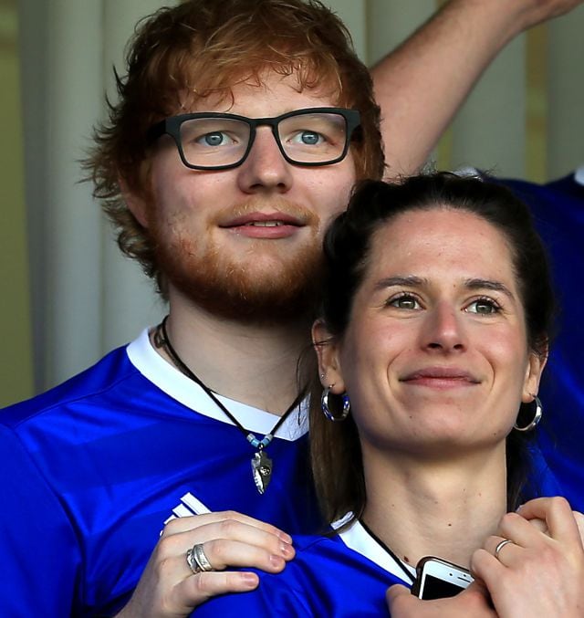 Ed Sheeran, feliz con su prometida.