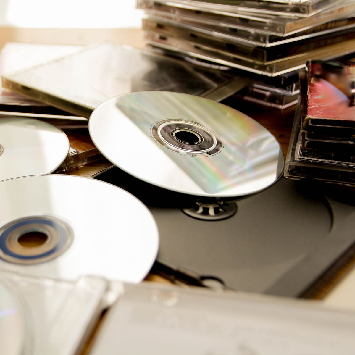 El CD se resiste a desaparecer y vuelve a conquistar a los más jóvenes