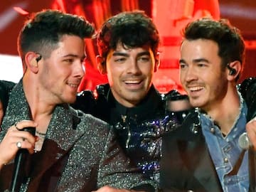 JONAS BROTHERS ANUNCIA 'BLOOD', SU NUEVO LIBRO BIOGRÁFICO