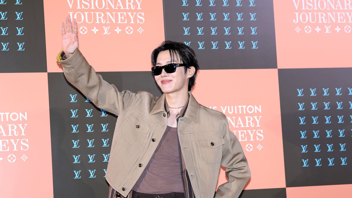 El momento más íntimo de J‑Hope en Japón: el idol de BTS anuncia la muerte de su abuela en pleno concierto