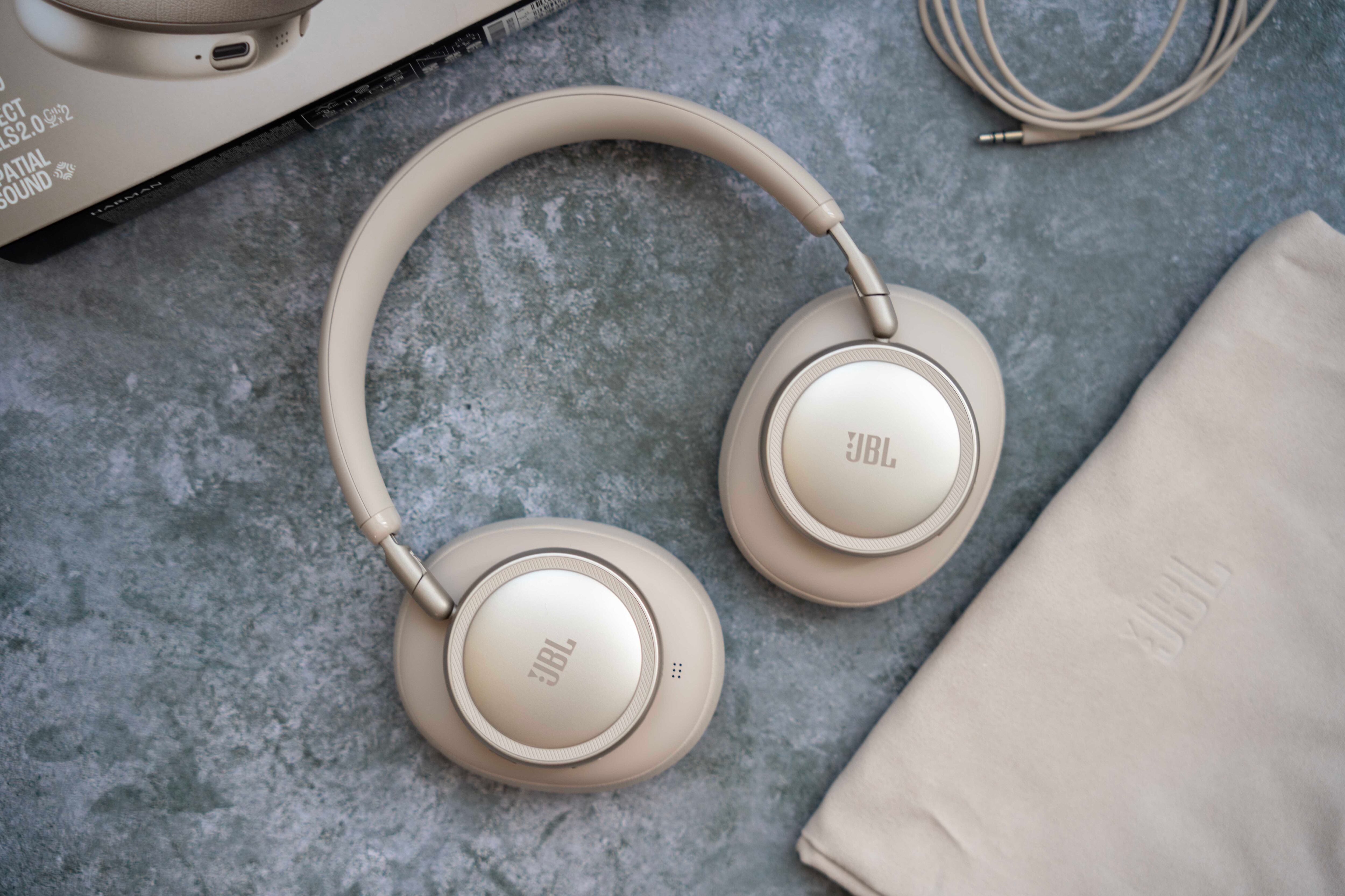 JBL Live 780NC