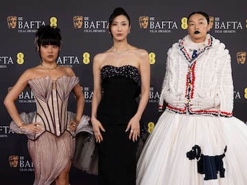 Alfombra de los Premios BAFTA 2026: Todos los vestidos y looks de un escaparate de auténtico cine