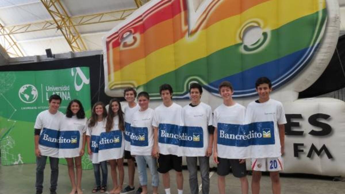 Resistencia 40: Gira en el cole Saint Clare