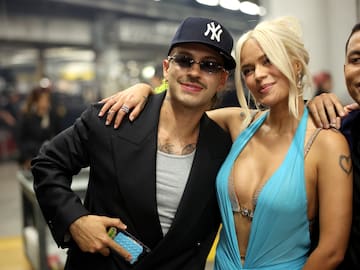 Karol G se impone a Feid en los Latin Grammy 2024 y le tiene presente en su discurso