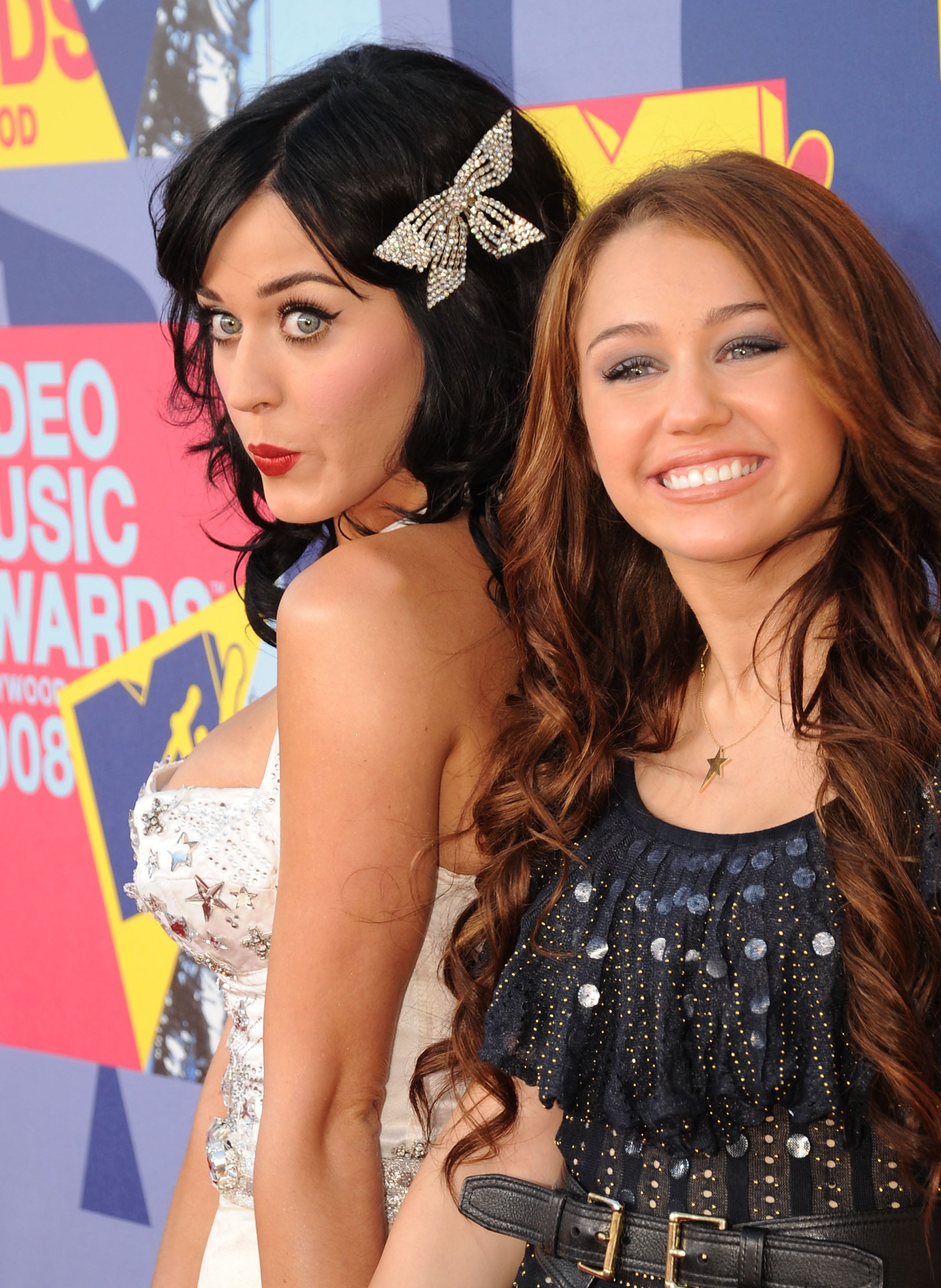 Katy Petty y Miley Cyrus en los MTV VMA de 2008 MTV