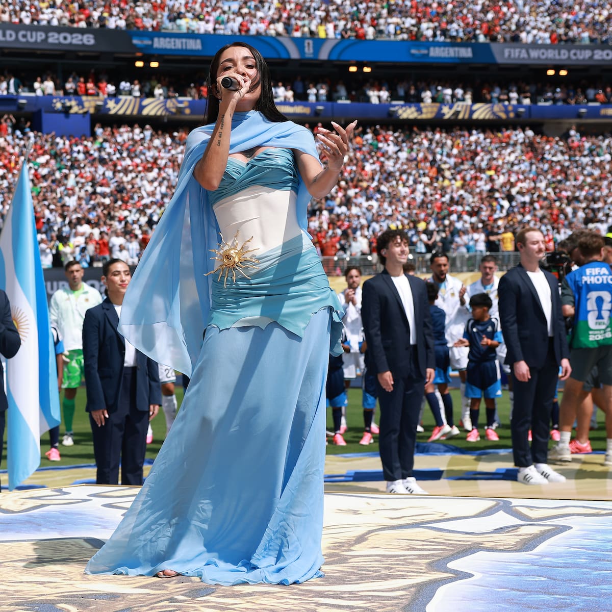 Las críticas sin fundamento para María Becerra tras cantar el himno de Argentina en la final del Mundial 2026
