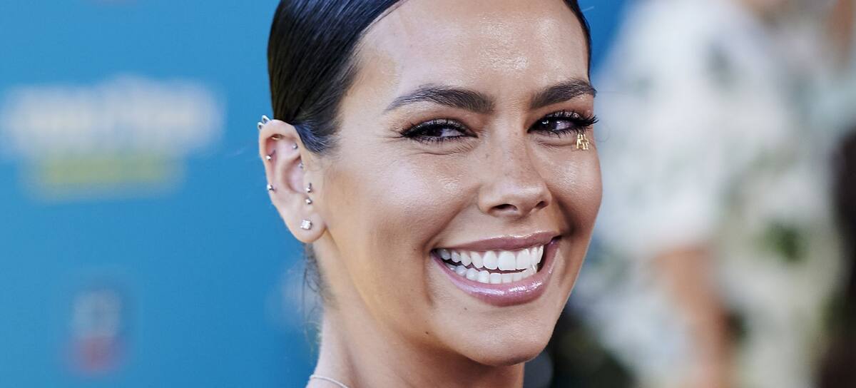 Cristina Pedroche apoya a Chanel a su manera.