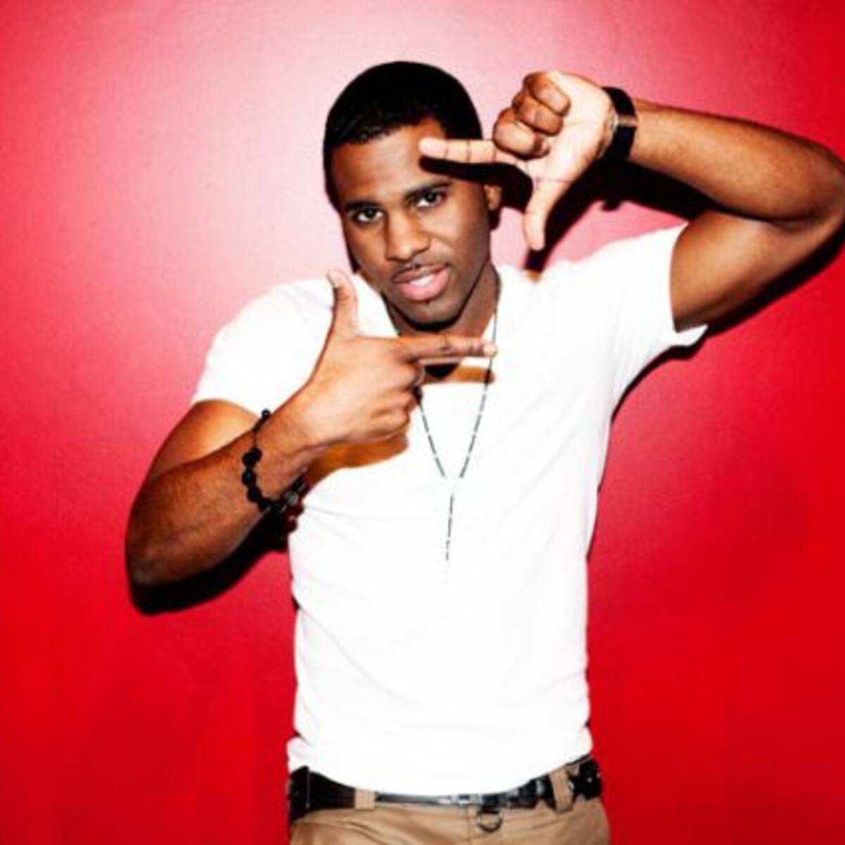 Derulo estrena canción con JLo