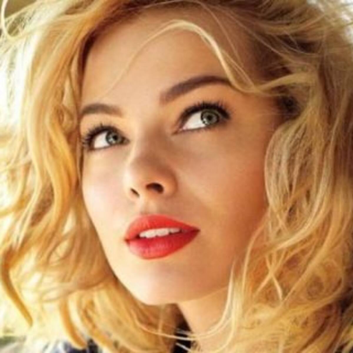 Si ves a Margot Robbie no la reconocés ni ahí