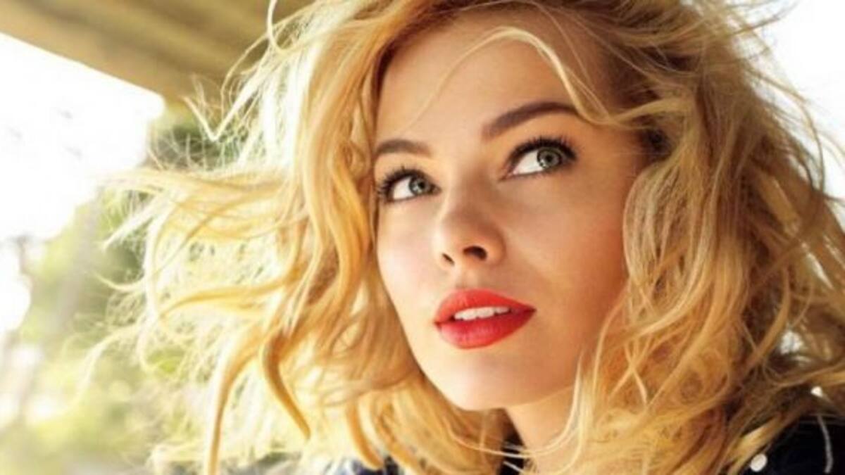 Si ves a Margot Robbie no la reconocés ni ahí