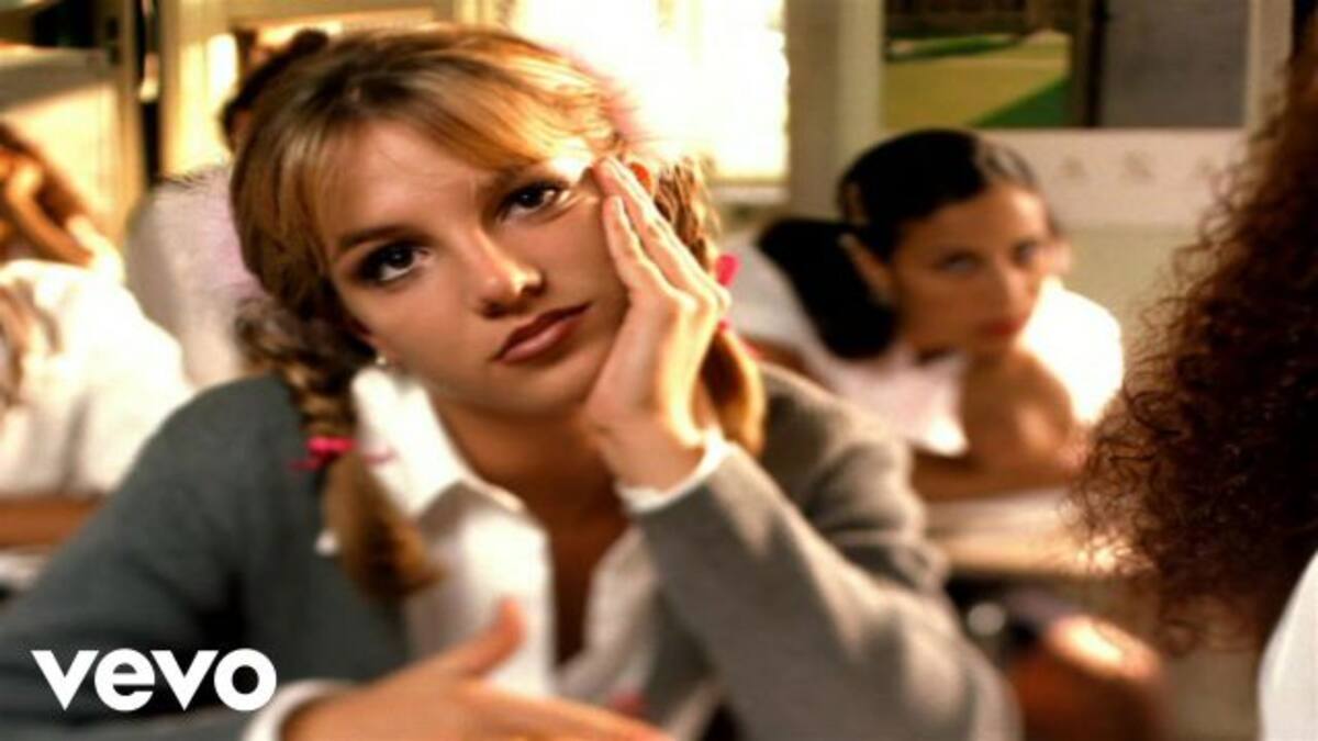Britney Spears se puso el traje de colegiala 19 años después