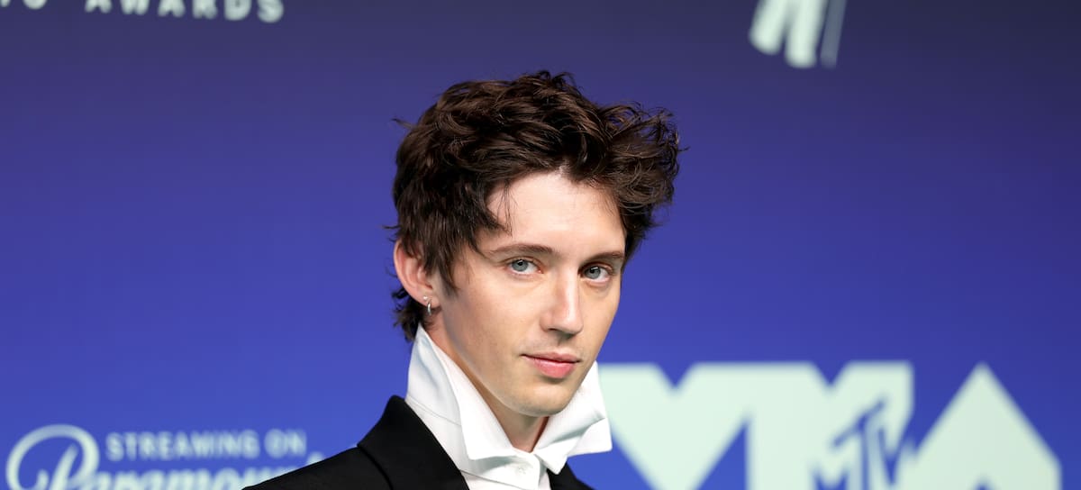 Troye Sivan en los MTV VMAs, 28 de septiembre de 2026.