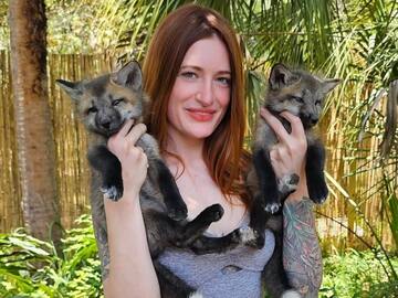 Muere Mikayla Raines, influencer animalista, a sus 29 años y su marido hace una denuncia pública