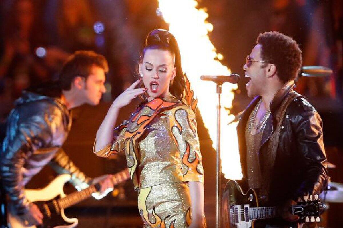 Katy Perry fue la protagonista del épico show de medio tiempo del Superbowl