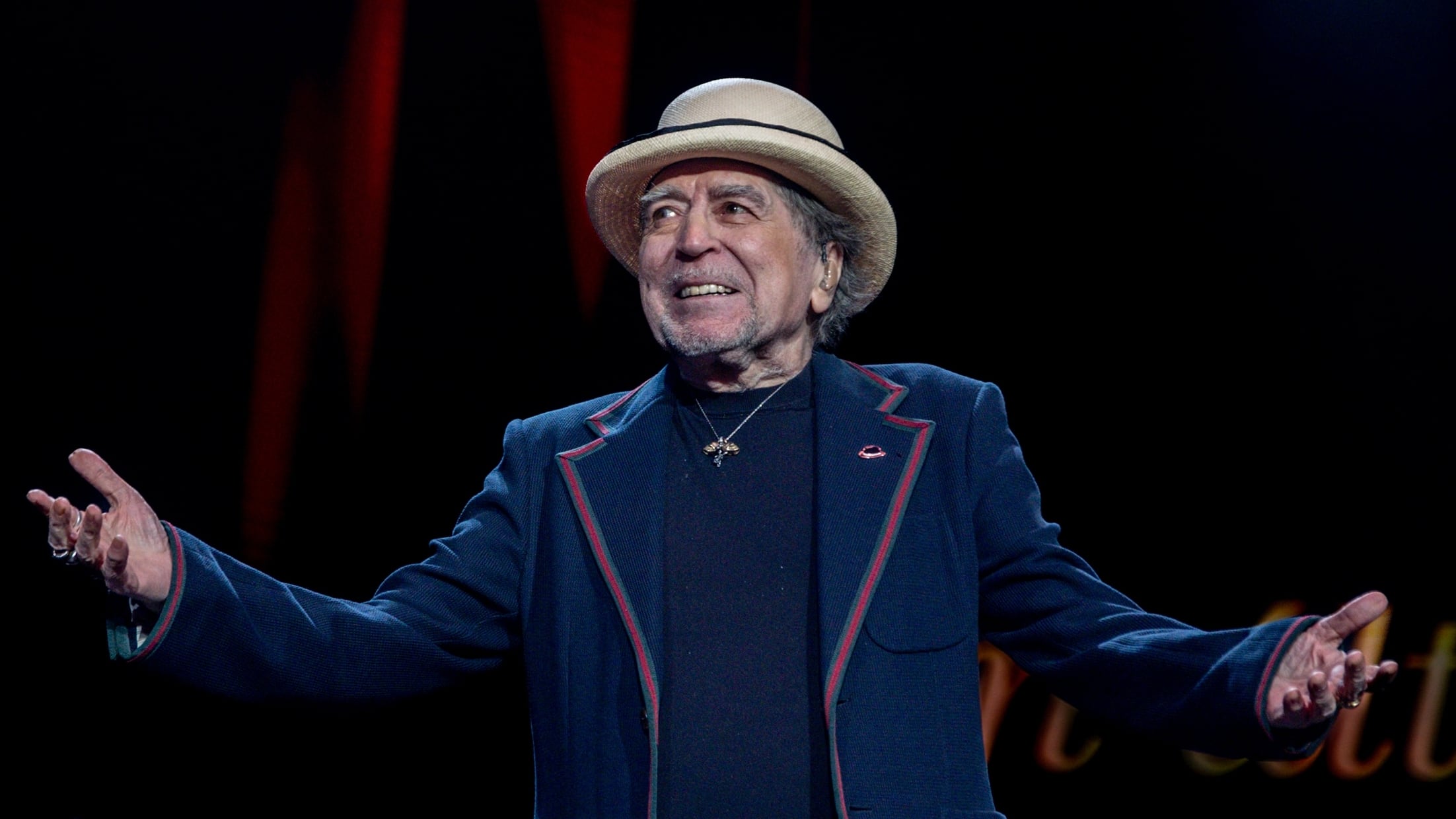 Joaquín Sabina durante su concierto en el Movistar Arena en el marco de su gira 'Hola y Adiós'