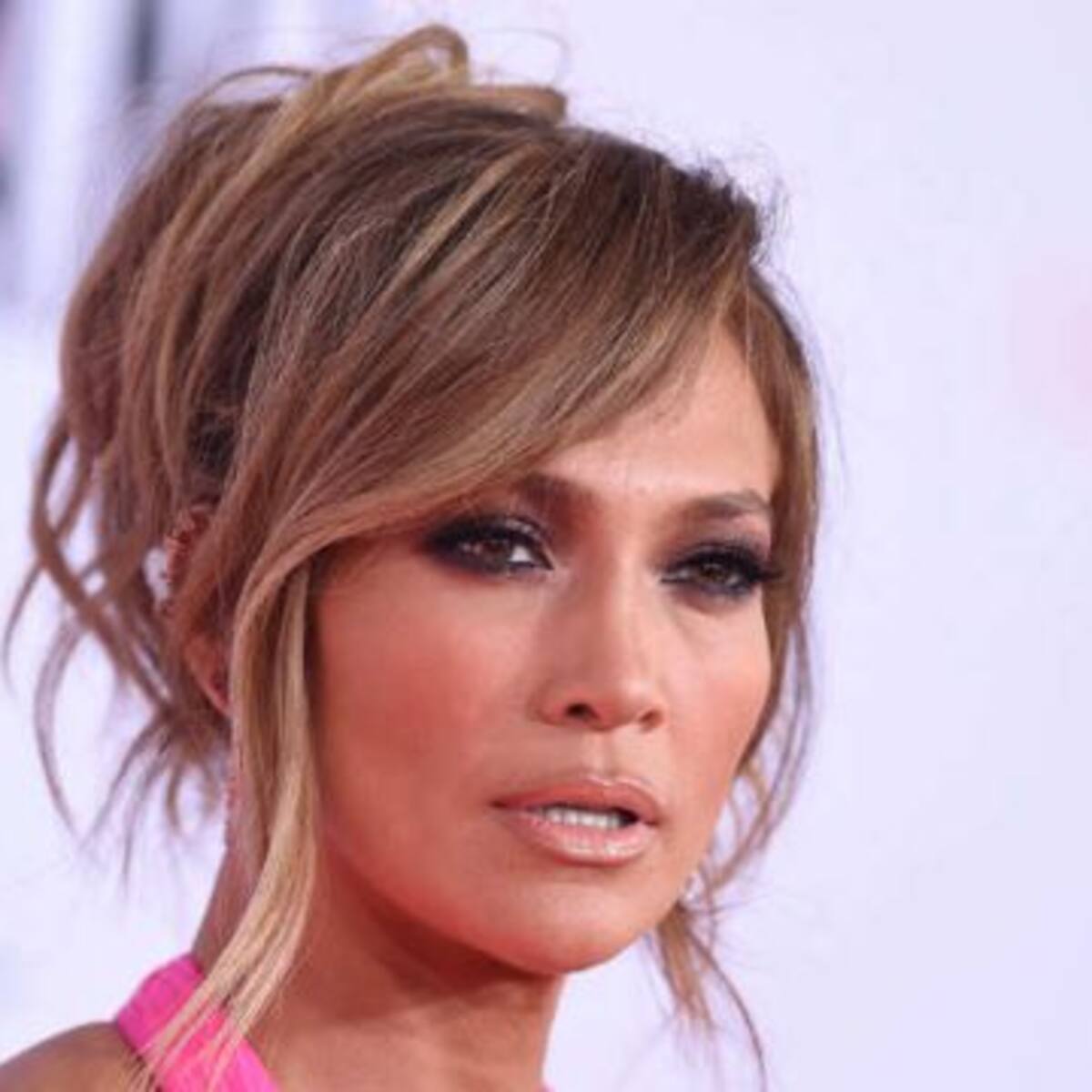 Jennifer López sorprendió con una foto sin maquillaje