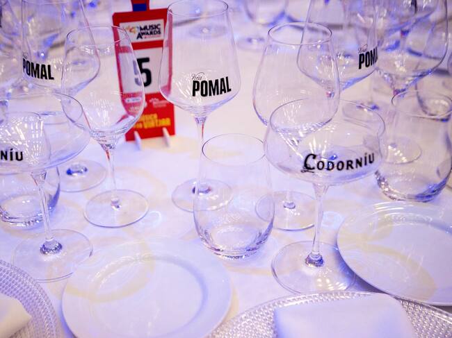 En las mesas de nuestros artistas e invitados no faltaba ni un solo detalle gracias a Codorniú, vino oficial de LOS40 Music Awards 2024