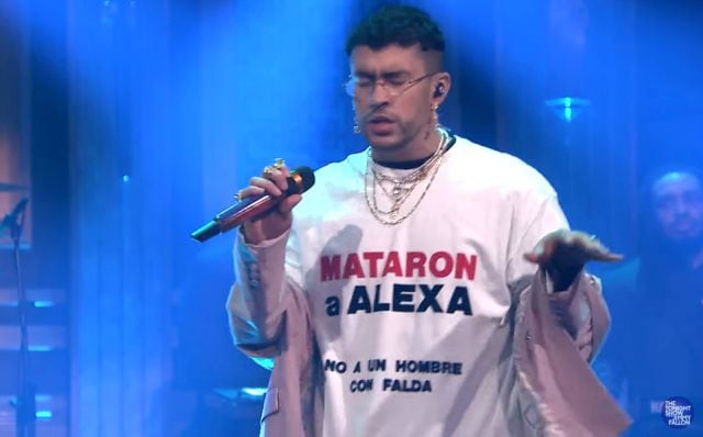 Bad Bunny protesta por un caso de feminicidio en el show de Jimmy Fallon