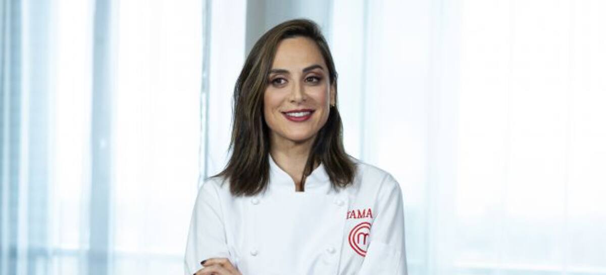 Tamara Falcó, posando como ganadora de Masterchef