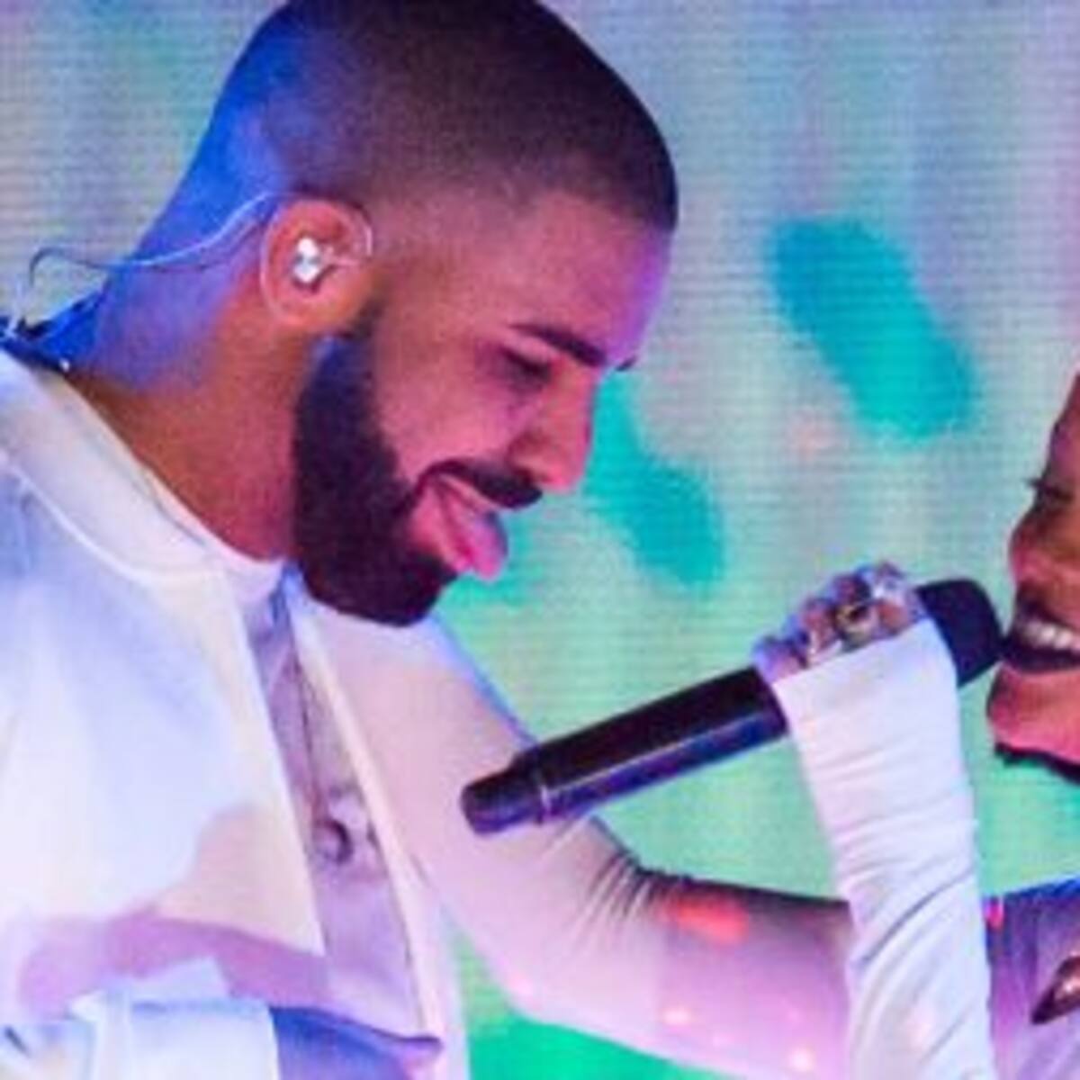 El primer posteo de Drake después de cortar con Rihanna
