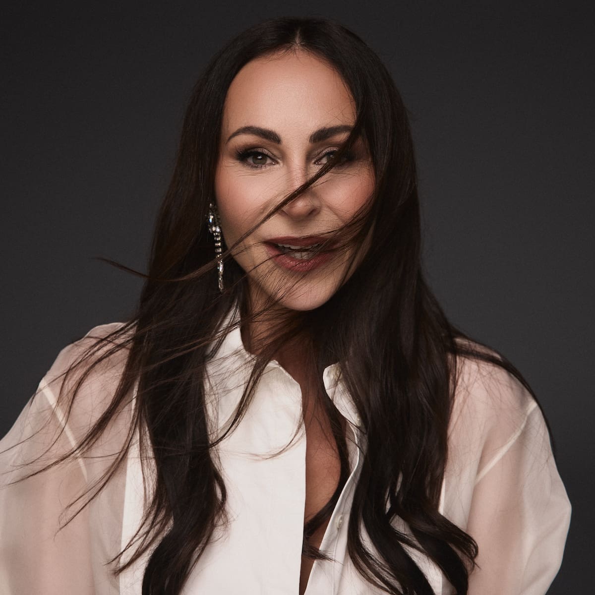 Ana Milán desmenuza ‘Bailando lo quitao’: Habla de envejecer, pintalabios, muerte, aborto o Eurovisión