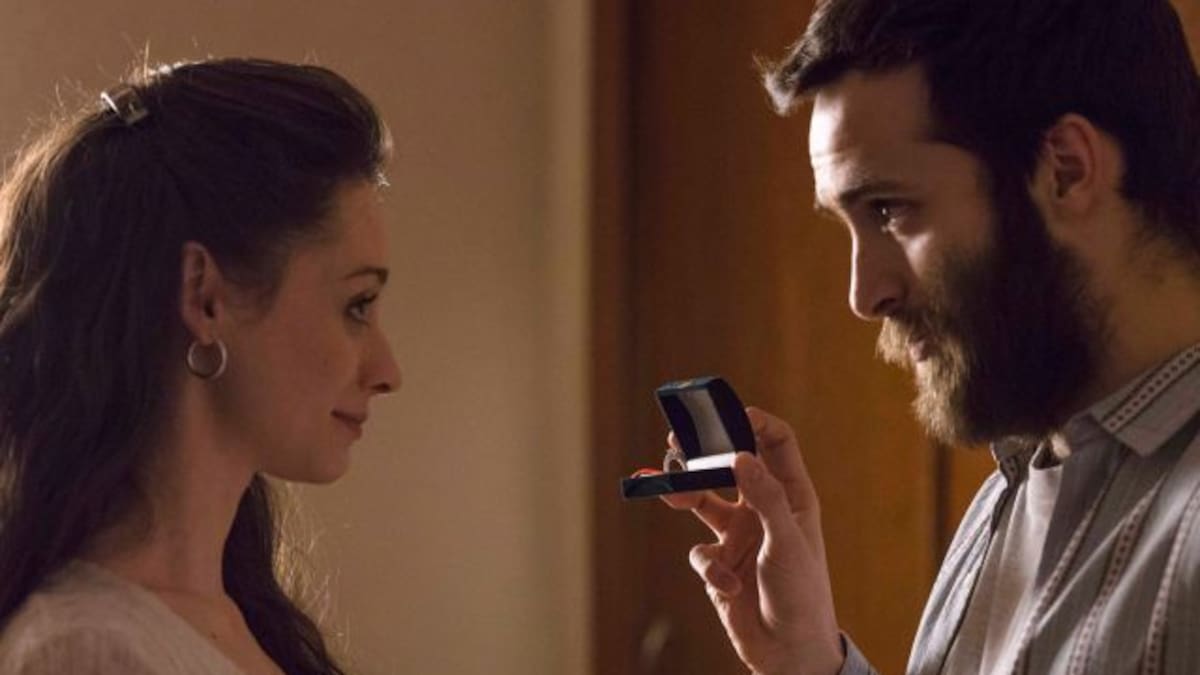 Primera promo del ‘Cuéntame’ que despedirá a Carlos y Karina